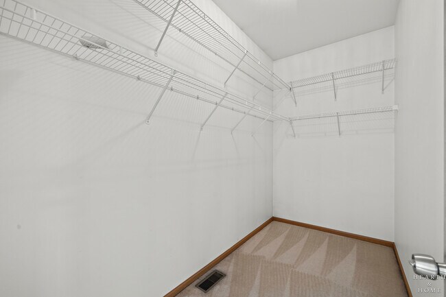 Building Photo - 1100 Ellsworth Dr