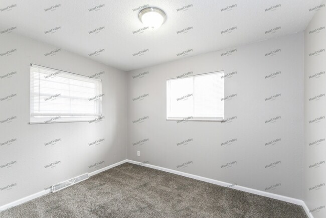 Building Photo - 650 Lilac Dr