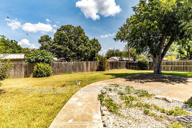 Building Photo - 3503 Clearfield Dr