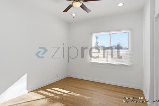 Building Photo - 1253 Del Rey Ave