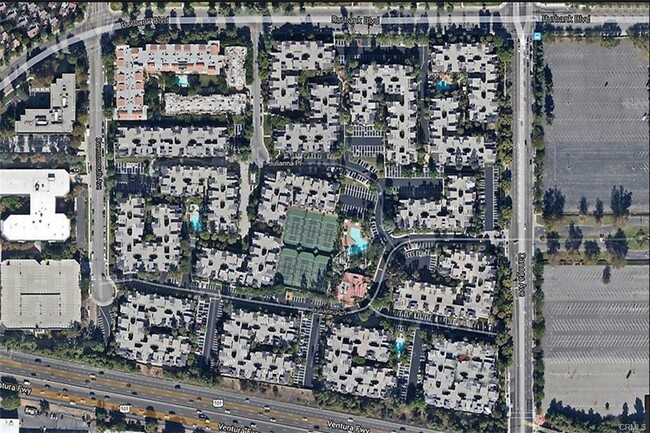 Overhead view of the Met - 5545 Canoga Ave