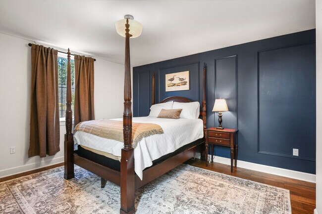 Building Photo - 1950 Mesa Park View