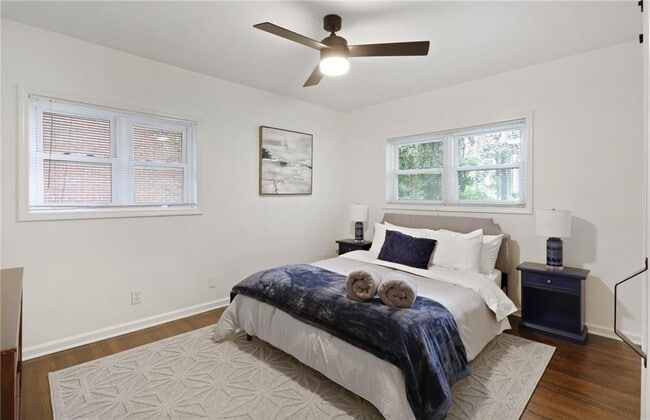 Building Photo - 961 E Rock Springs Rd NE