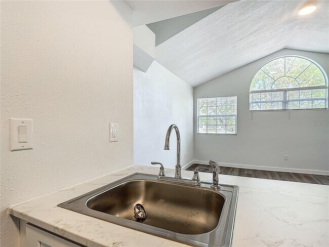 Building Photo - 2717 N Poinciana Blvd