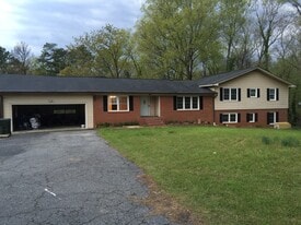 Building Photo - 333 Chapman Rd