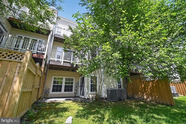 Building Photo - 43278 Sunderleigh Square