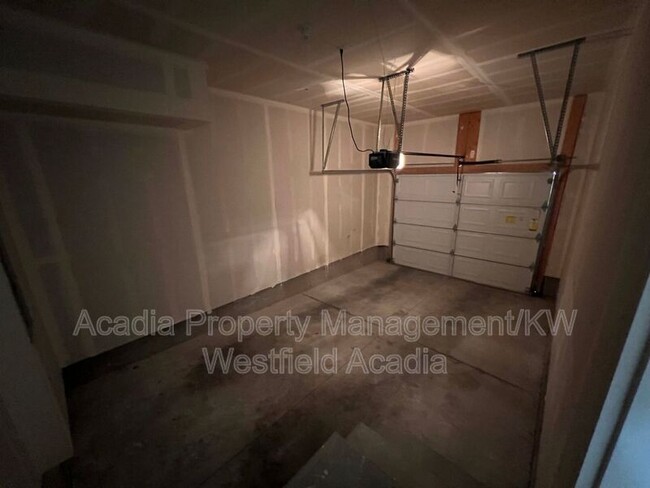 Building Photo - 14893 S Tumble Rock Way