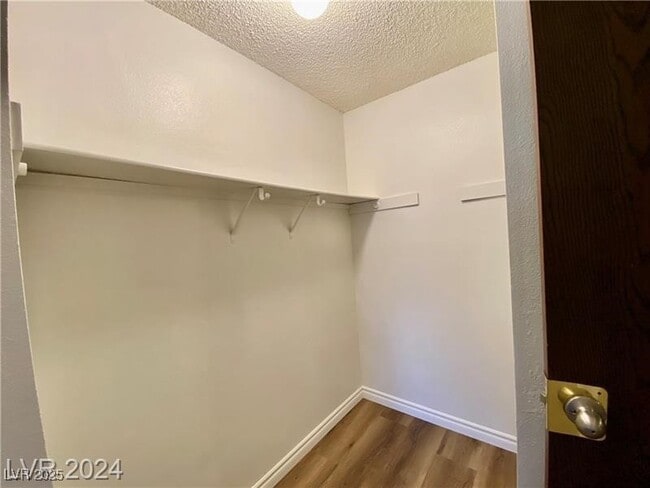 Building Photo - 5246 Golden Ln