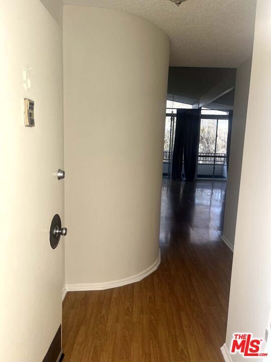 Building Photo - 1834 Thayer Ave