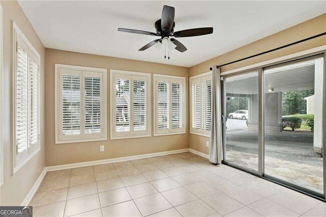 Building Photo - 2949 Torreya Way SE