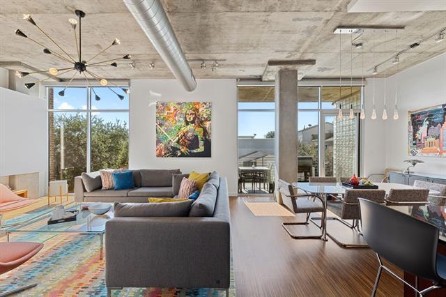 Building Photo - 3030 Bryan St