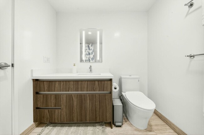 Building Photo - High-Rise Retreat | Panoramic Ocean & City Views