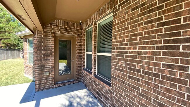 Building Photo - 10 Pinestead Ct