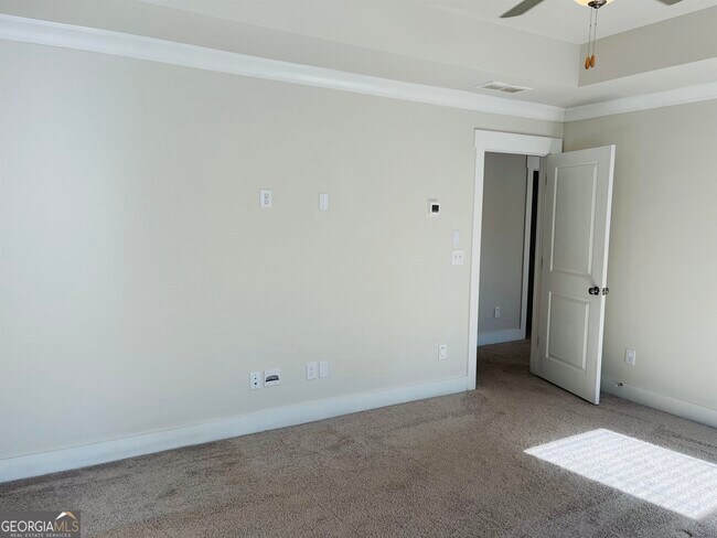 Building Photo - 371 Crestbrook Ln