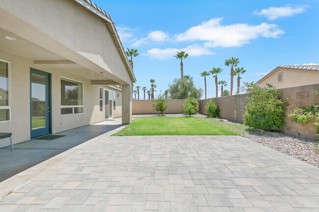 Building Photo - 81441 Avenida Gonzales