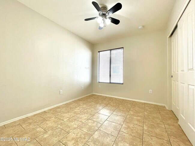Building Photo - 11889 W Heyburn Dr