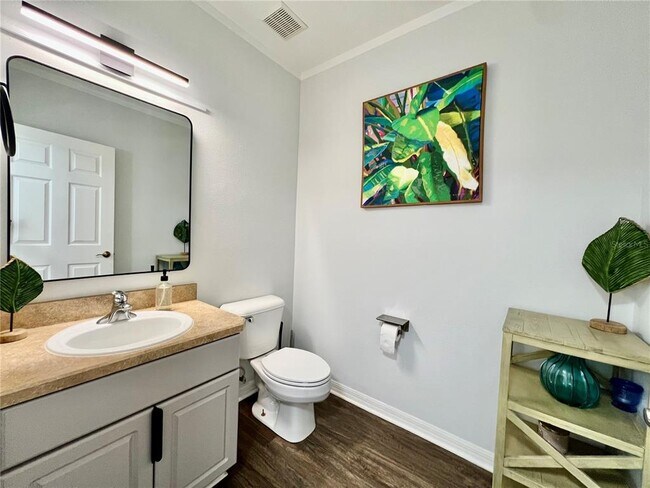 Building Photo - 16112 Loneoak View Dr