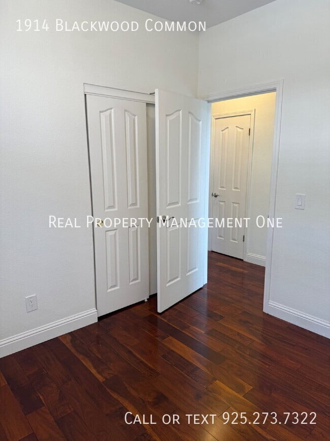 Building Photo - 1914 Blackwood Common