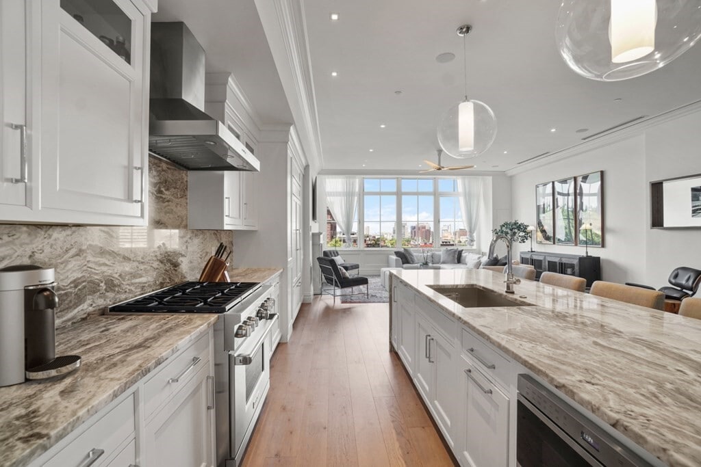 Building Photo - 32 Derne St