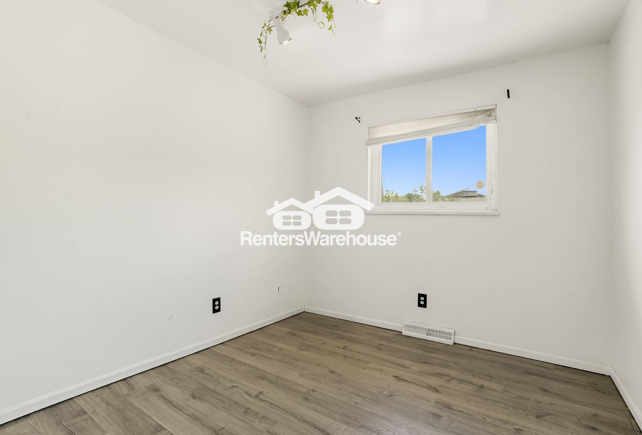 Building Photo - 14641 E 13th Ave
