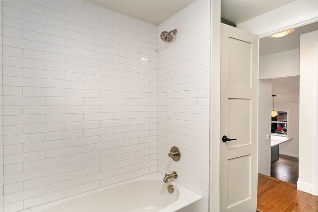 Building Photo - Beautiful 2 Bed 1 Bath House by CSU Campus!