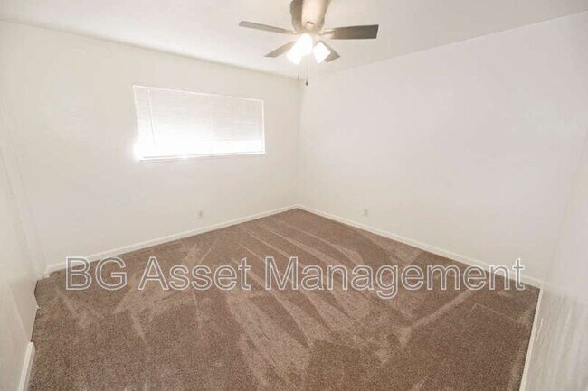 Building Photo - 547 Rodeo Ave