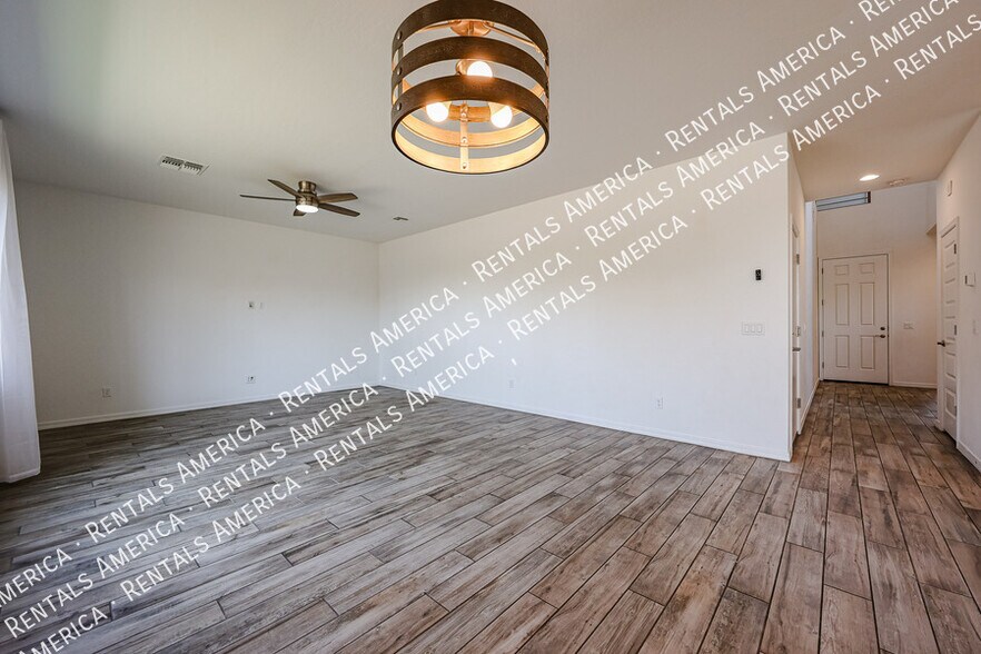 Building Photo - 4702 E Barbarita Ave