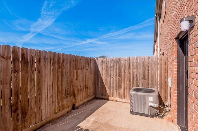 Building Photo - 1616 Avenue N