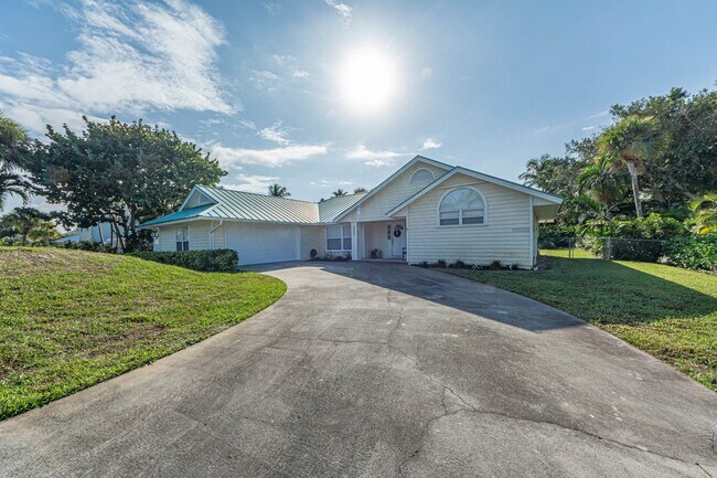 Building Photo - 2225 Silver Sands Ct