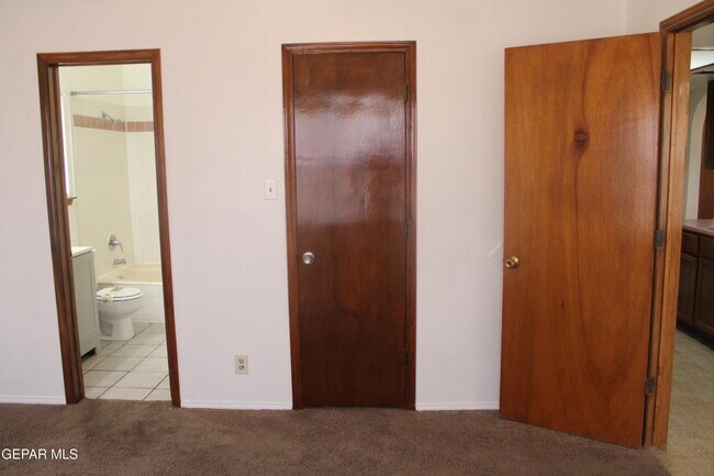 Building Photo - 1472 Sierra De Oro Dr