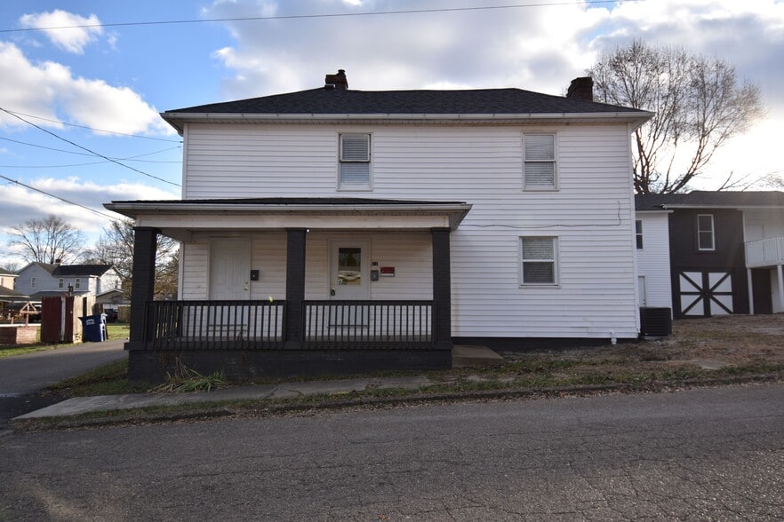 Building Photo - 21 1/2 5th St