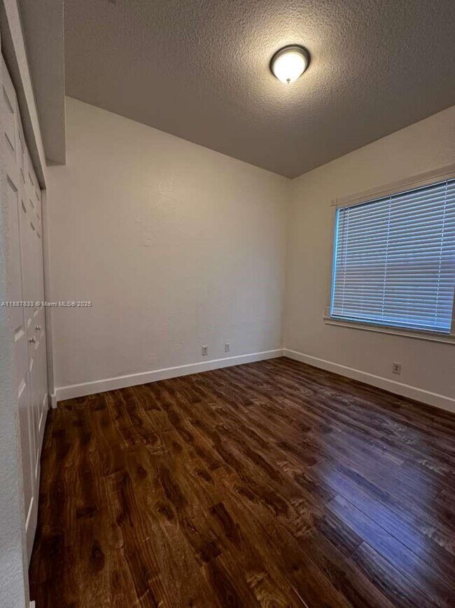 Building Photo - 1761 Aspen Ln