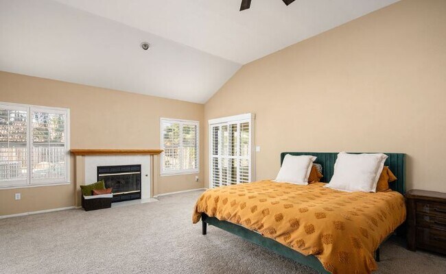 Building Photo - 13019 Queen Palm Ct