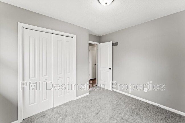 Building Photo - 12012 E 56 St