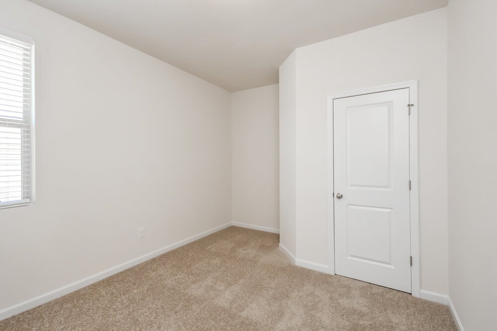 Building Photo - 637 Moorings Ave