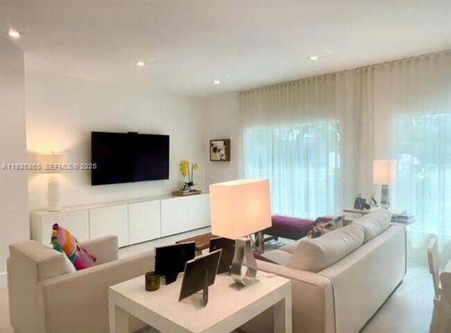 Building Photo - 9121 SW 85th St