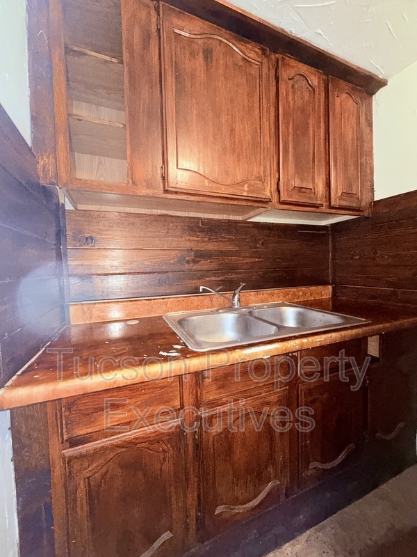 Building Photo - 132 E Jacinto St