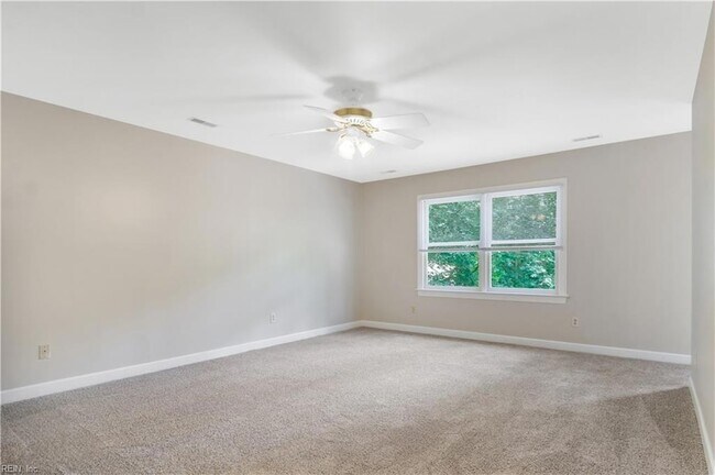Building Photo - 107 Oak Ridge Ct