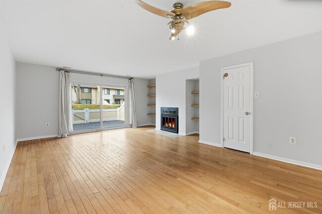 Building Photo - 60 Hampshire Dr