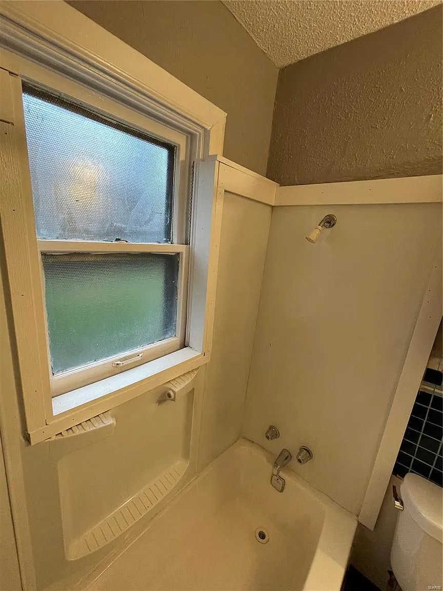 Building Photo - 207 Newell Dr