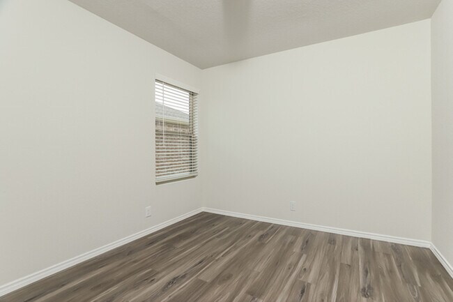 Building Photo - 5422 Freshwater Way