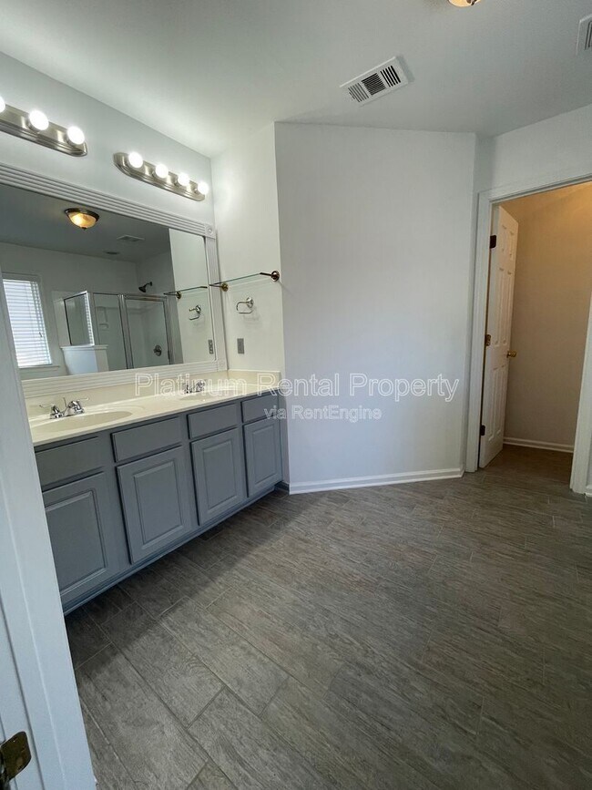 Building Photo - 3442 Old Towne Ln