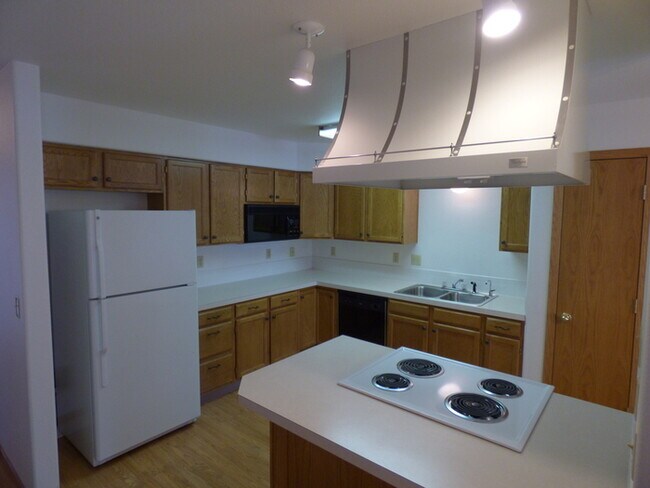 Building Photo - 2 Bedroom Townhome in Northwest Loveland