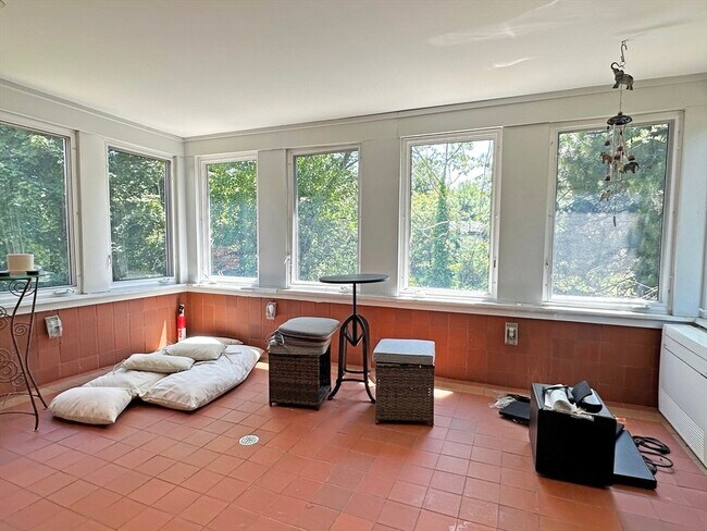 Building Photo - 6 Brownson Terrace