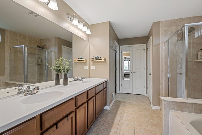 Building Photo - 4319 Silver Bell Ct