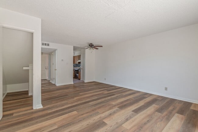 Building Photo - Gypsum 3261-3267