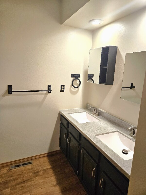 Building Photo - 11044 River Oaks Ln E