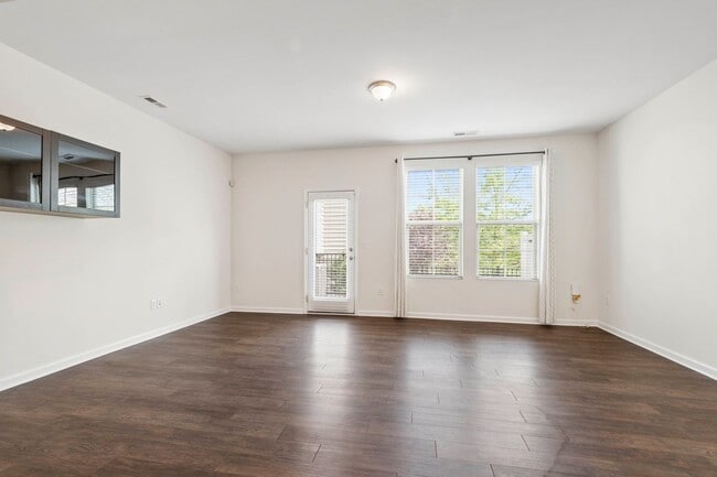 Building Photo - Charming 3BR Townhome in Brightleaf at the...