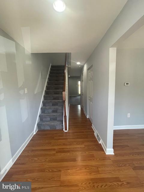 Building Photo - 1704 Barnaby St