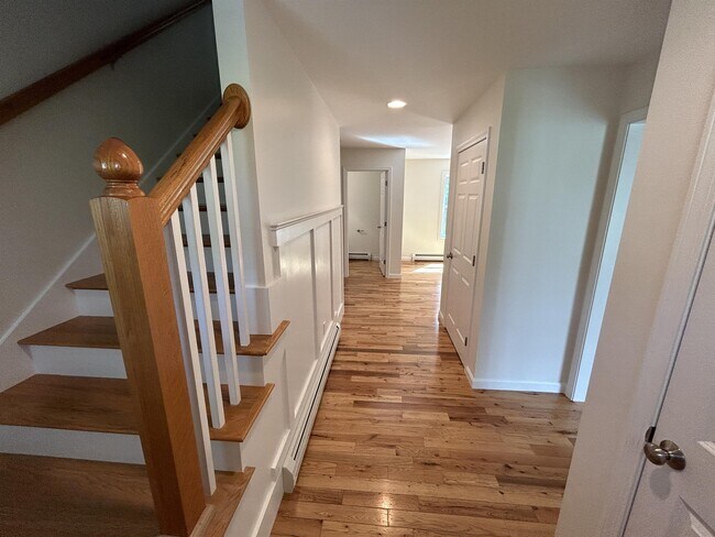 Building Photo - 8 Parker Ridge Rd